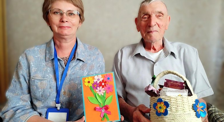 90 лет — это целая жизнь, наполненная трудом и любовью!