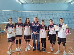 В Озинках состоялись районные соревнования по волейболу