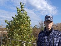 В Саратовской области сотрудник Росгвардии спас велосипедиста, упавшего с моста.