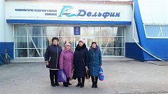 Для пожилых людей организовали посещение бассейна "Дельфин" в Ершове.