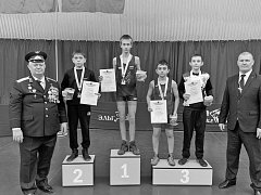 Золотой фонд Озинок:  школа греко-римской борьбы завоевала область!