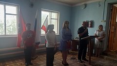 В общеобразовательной школе  р.п. Озинки" прошла торжественная линейка, посвящённая завершению учебного года