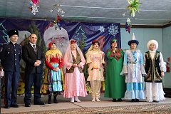 Театрализованная новогодняя программа «Елка Дружбы» прошла в Озинках