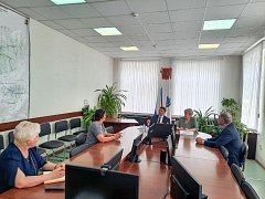 Министр инвестиционной политики Саратовской области побывал на последнем звонке в Сланцерудниковской школе