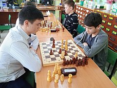 12 февраля в здании районной библиотеки состоялись первые межрайонные соревнования по шахматам между юниорами р.п. Озинки и г. Ершова.