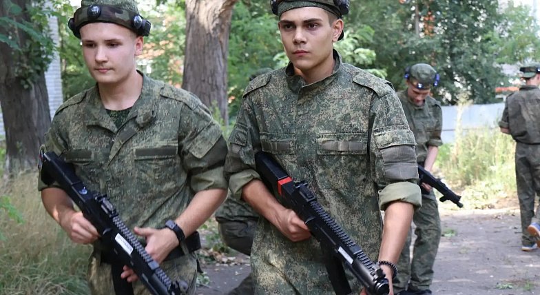 Юнармейская команда продолжает подготовку к окружному этапу «Гвардеец-2026»