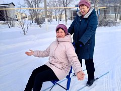 В Комплексном центре социального обслуживания Озинского района постоянно действует социальный пункт проката физкультурного оборудования «Активное долголетие».