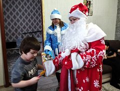 Сказочные гости поздравили ребят