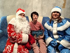 Сказочные гости поздравили ребят