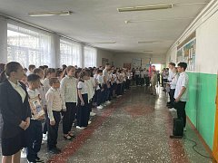 В МОУ «СОШ р.п Озинки» прошла торжественные линейки, посвящённые празднованию Дня Победы 