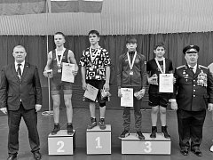 Золотой фонд Озинок:  школа греко-римской борьбы завоевала область!