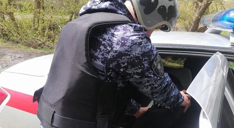 В Саратове сотрудники Росгвардии пресекли деятельность наркокурьера