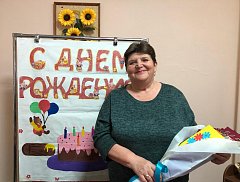 В ГАУ СО КЦСОН Озинского района  поздравили с днём рождения "серебряных" волонтеров