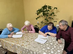 В Комплексном центре социального обслуживания Озинского района встретились любители интеллектуальных игр.