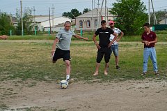 В Озинках прошел районный турнир по футболу среди мужских команд