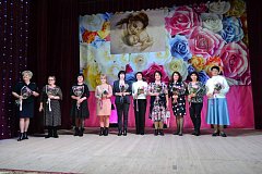 В Озинках прошёл праздничный  концерт к дню матери