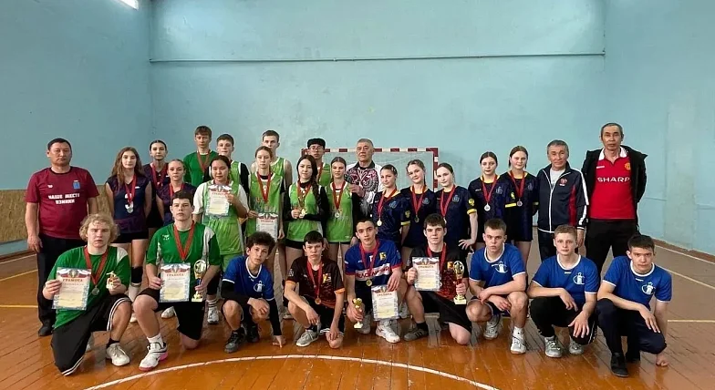 За честь района