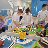 Озинские школьники приняли участие в Региональном отборочном чемпионате Международных соревнований по робототехнике