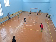 В Озинках прошли соревнования по мини-футболу 