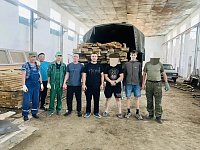 «КамАЗ до краев:  озинцы вновь собрали «посылку» для бойцов»