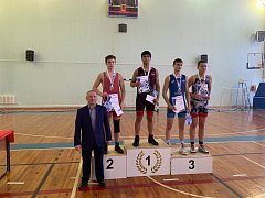 За окном метель,  на татами - жар побед