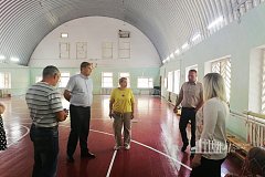 Председатели комитетов регпарламента посетили предприятия и организации Озинского района