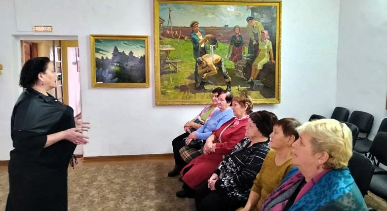 Получатели услуг Комплексного центра социального обслуживания посетили Озинский историко-краеведческий музей.