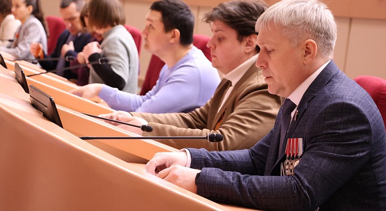 В Саратовской областной Думе написали «Диктант Победы»