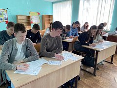 Озинские школьники приняли участие в акции «Избирательный диктант».