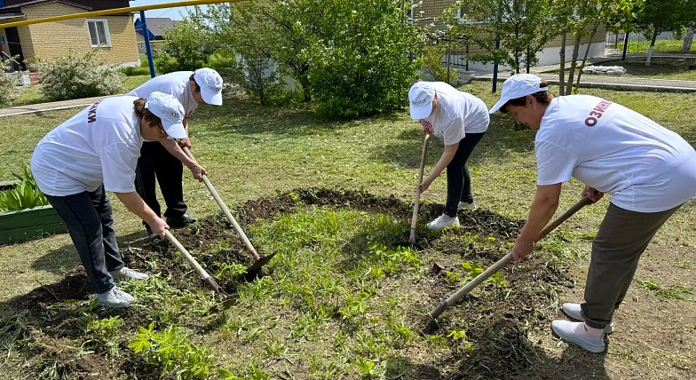 «Серебряные» руки создают зелёное будущее