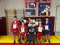 Отличный результат!  1 февраля 2026 года озинские борцы приняли участие в соревнованиях по самбо, которые проходили в спортивном комплексе «Никитинский» Ленинского района Саратова.