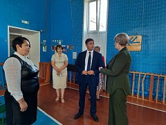 Министр инвестиционной политики Саратовской области посетил Озинский район