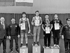 Золотой фонд Озинок:  школа греко-римской борьбы завоевала область!